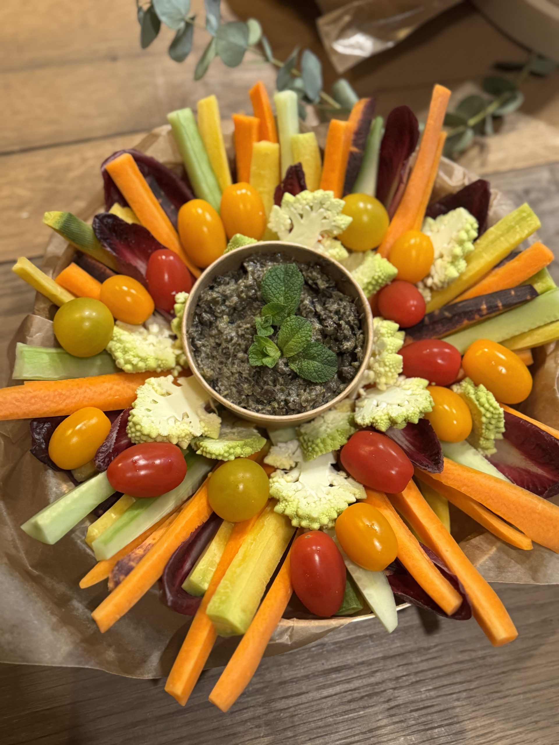 Plateau de crudités multicolores