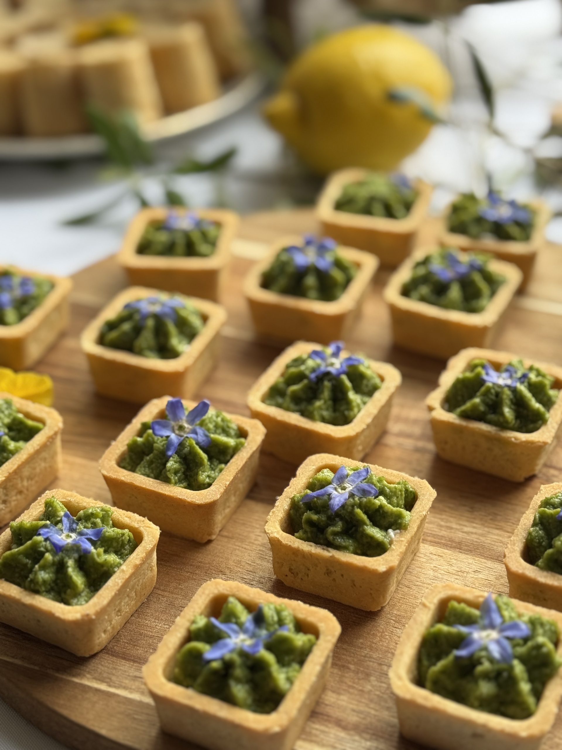 Compositions individuelles : mini-tartelettes au pesto